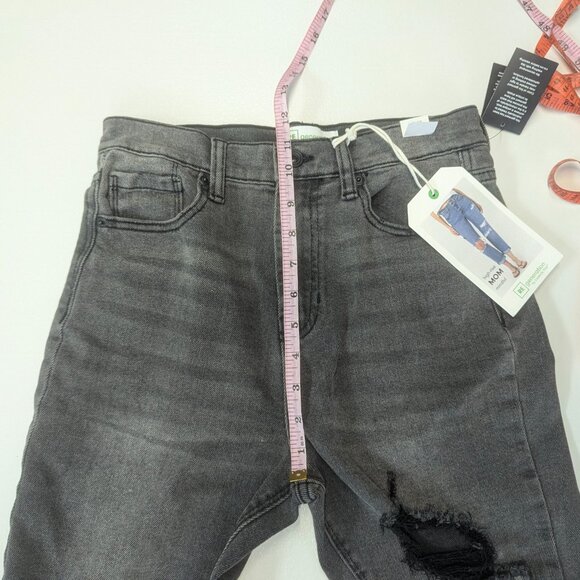 NWT Re Generation Size 3/Waist 26 Black Distressed High-Rise  Mom Mindful Jeans - Picture 12 of 16